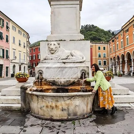 Casa Degli Artisti - Acquilotto * Carrara
